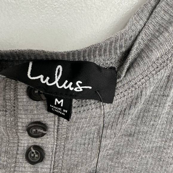 NWT Lulus Womens Heather Gray Long Sleeve Boat Neck Button Ribbed Bodysuit Sz M - Picture 5 of 12